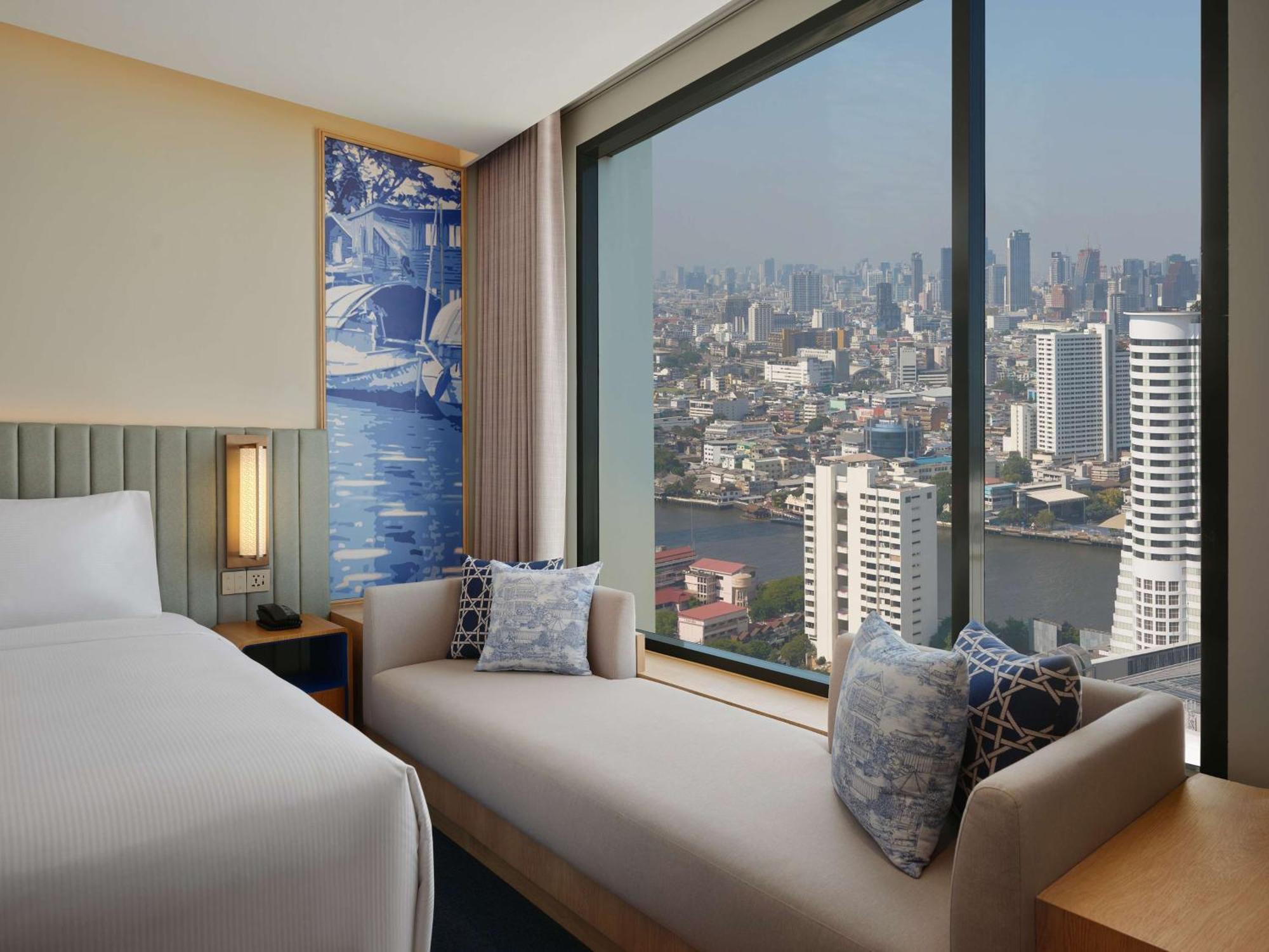 Hilton Garden Inn Bangkok Riverside Экстерьер фото