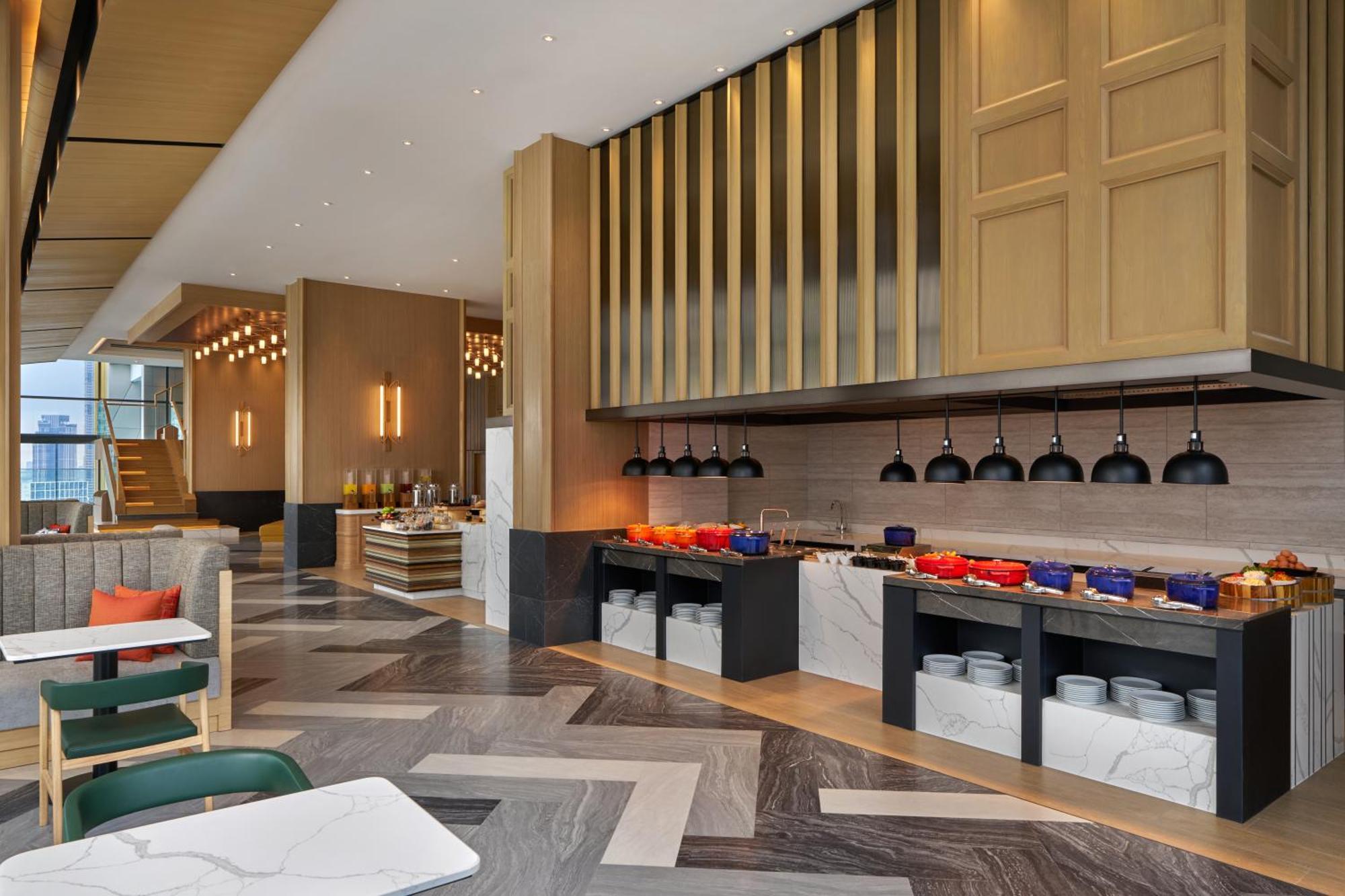 Hilton Garden Inn Bangkok Riverside Экстерьер фото