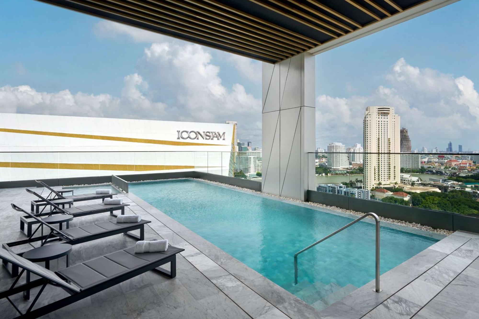 Hilton Garden Inn Bangkok Riverside Экстерьер фото