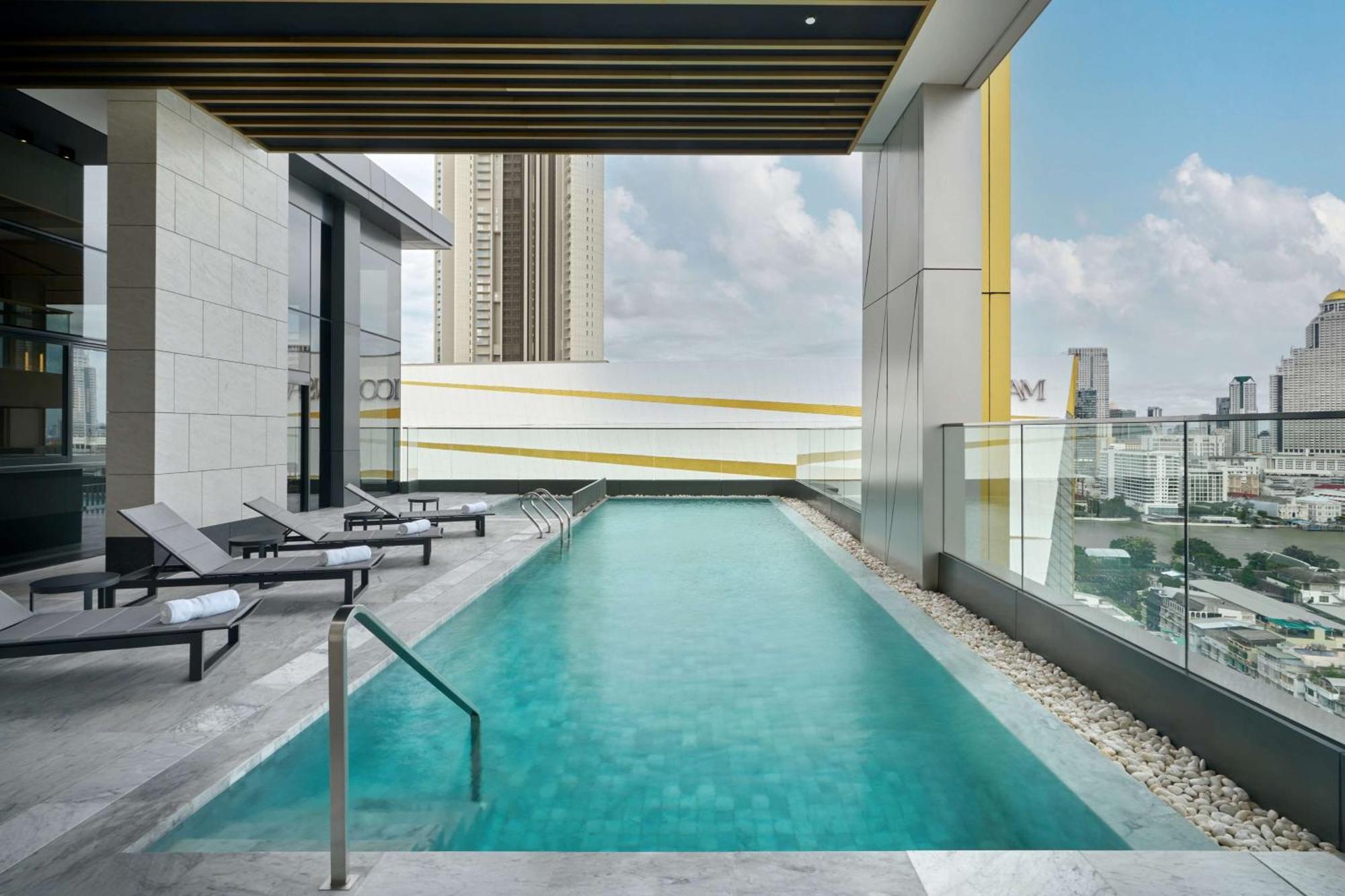 Hilton Garden Inn Bangkok Riverside Экстерьер фото