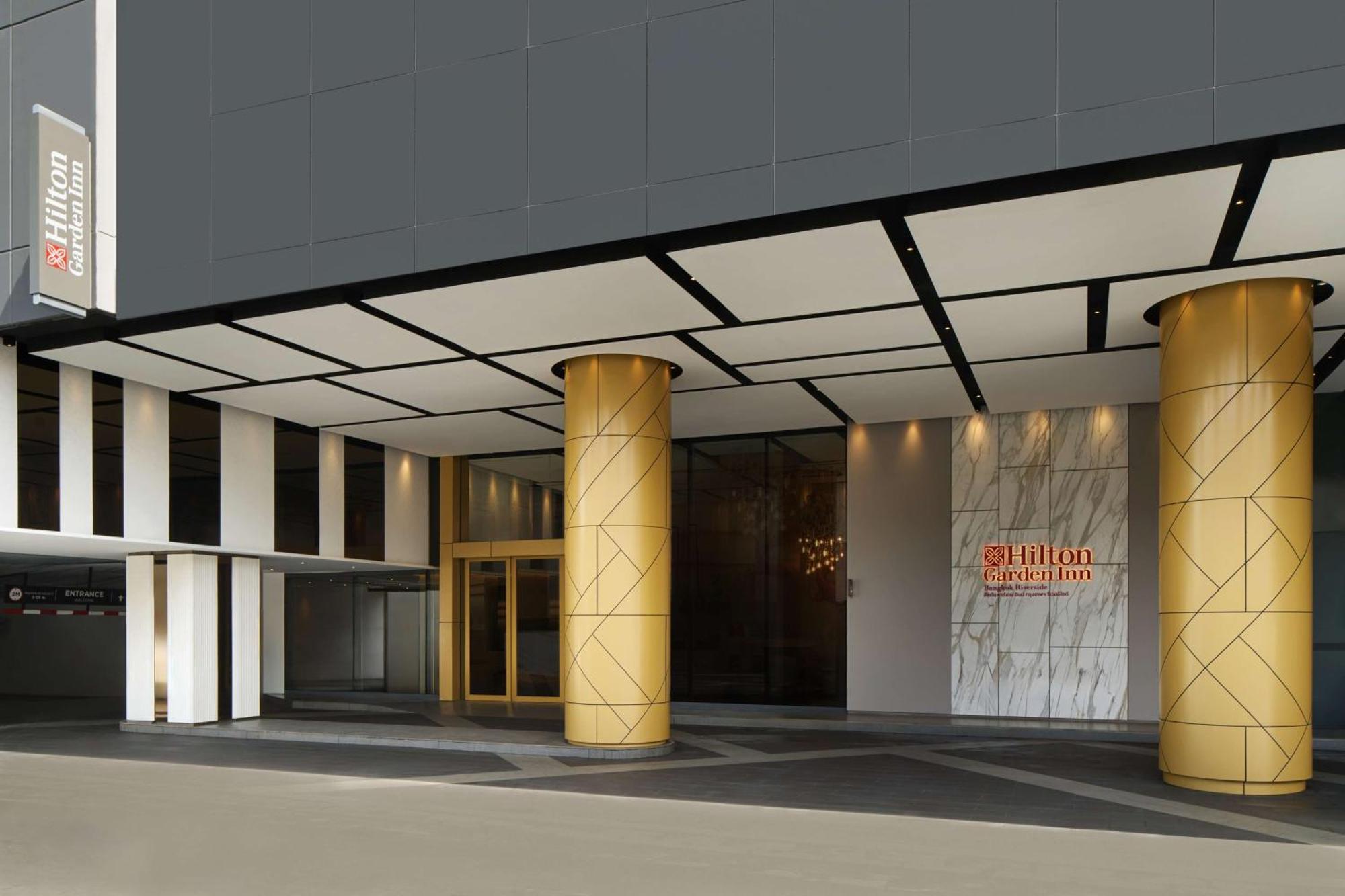 Hilton Garden Inn Bangkok Riverside Экстерьер фото
