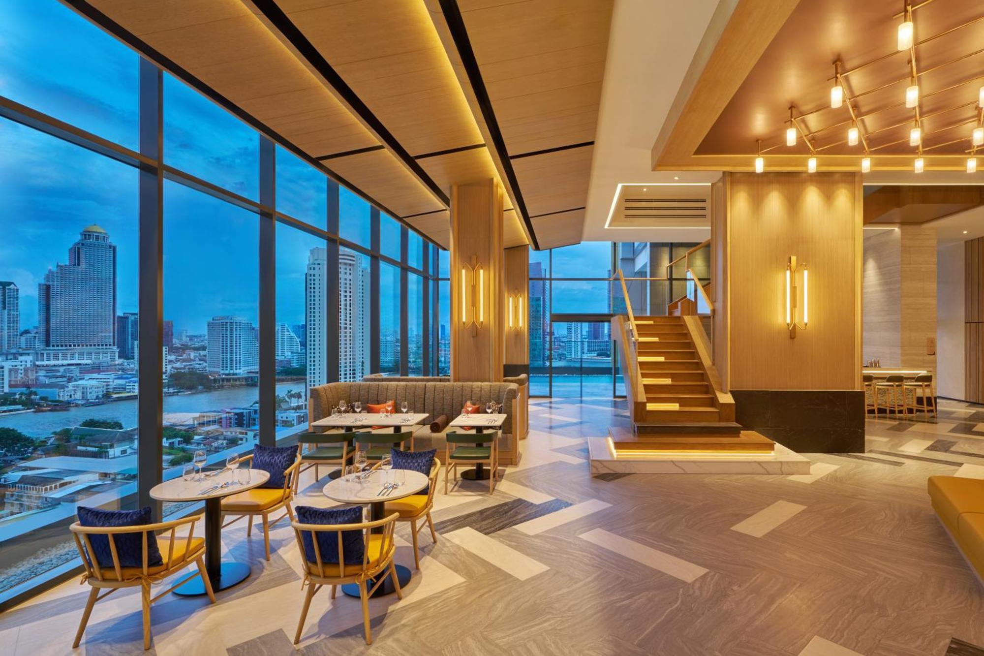 Hilton Garden Inn Bangkok Riverside Экстерьер фото