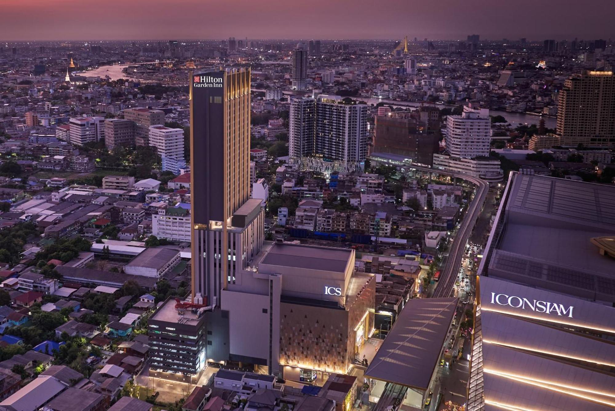 Hilton Garden Inn Bangkok Riverside Экстерьер фото